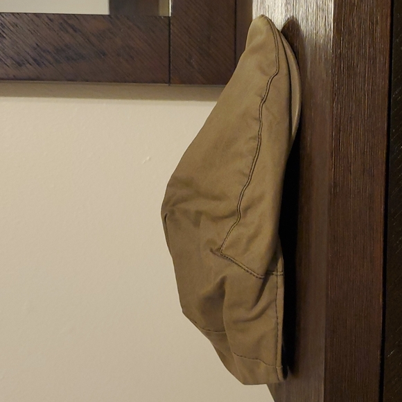 Men's Cap - Picture 2 of 4